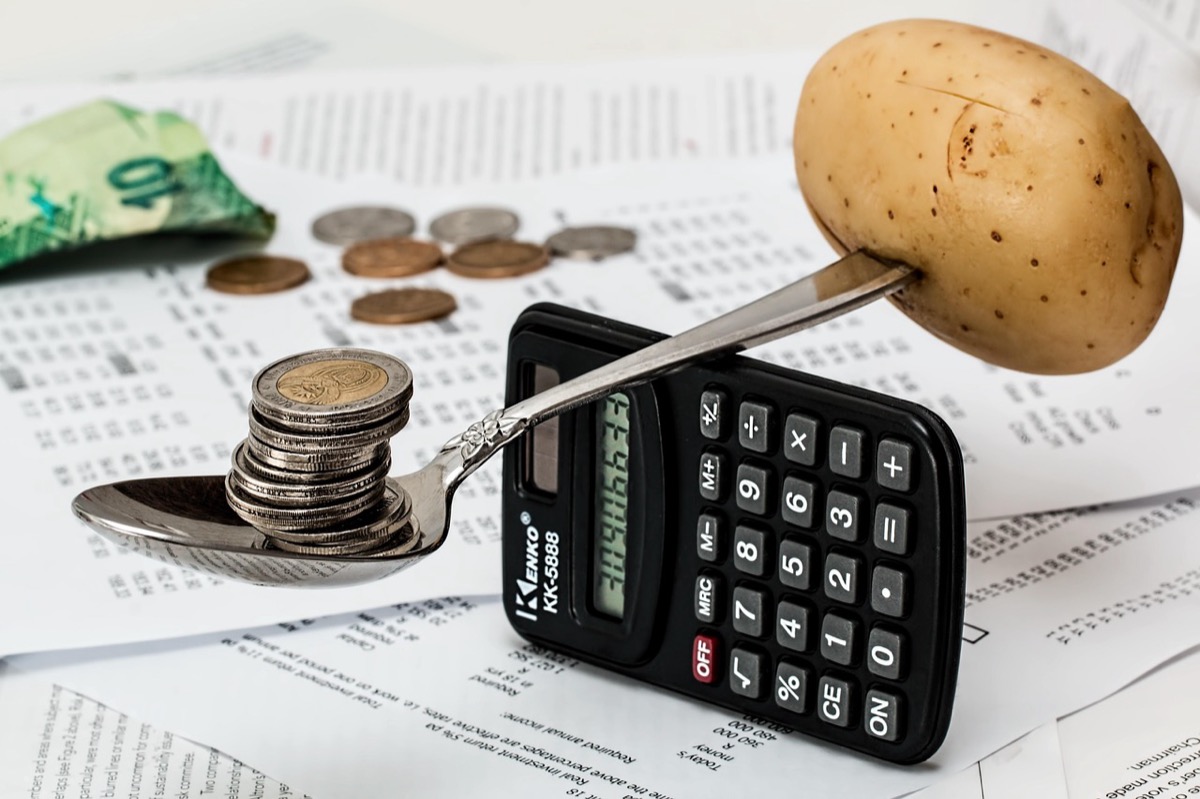 Water filter replacement costs comparison over time